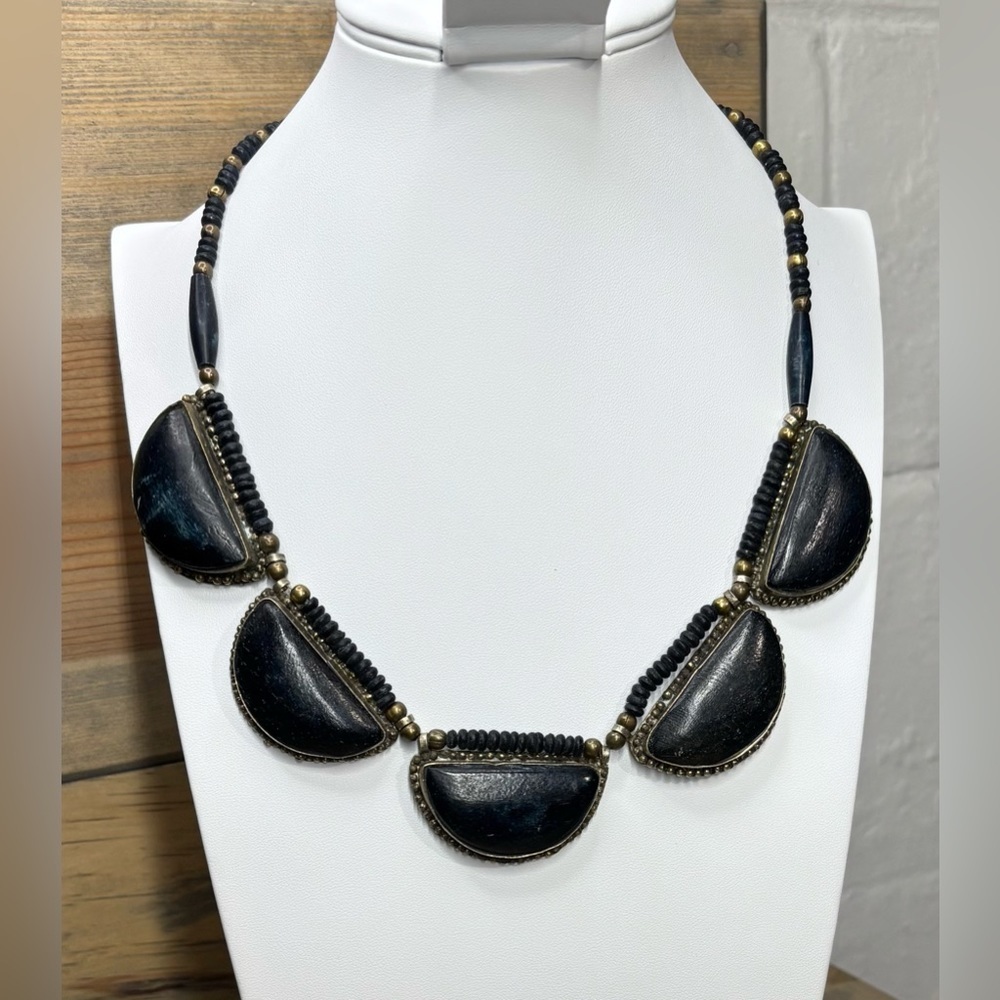 BMC India vintage silver toned and wooden statement necklace L82